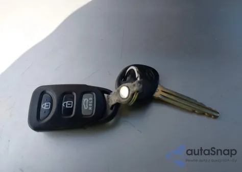 2011 Hyundai Elantra Gls z USA, uszkodzony, nr VIN 5NPDH4AE7BH055644